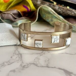 Kinsley Armelle Gold Bangle – White Howlite Inlay